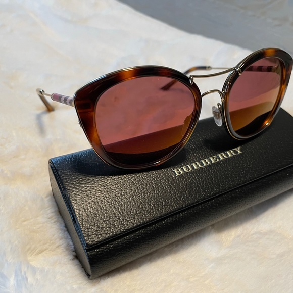 Burberry sunglasses tortoise shell cat eye style - Picture 4 of 5